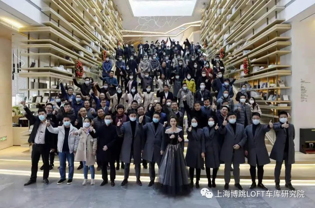 大同全国一百多人在华侨城汉口道6号参观研讨LOFT专利车库技术！